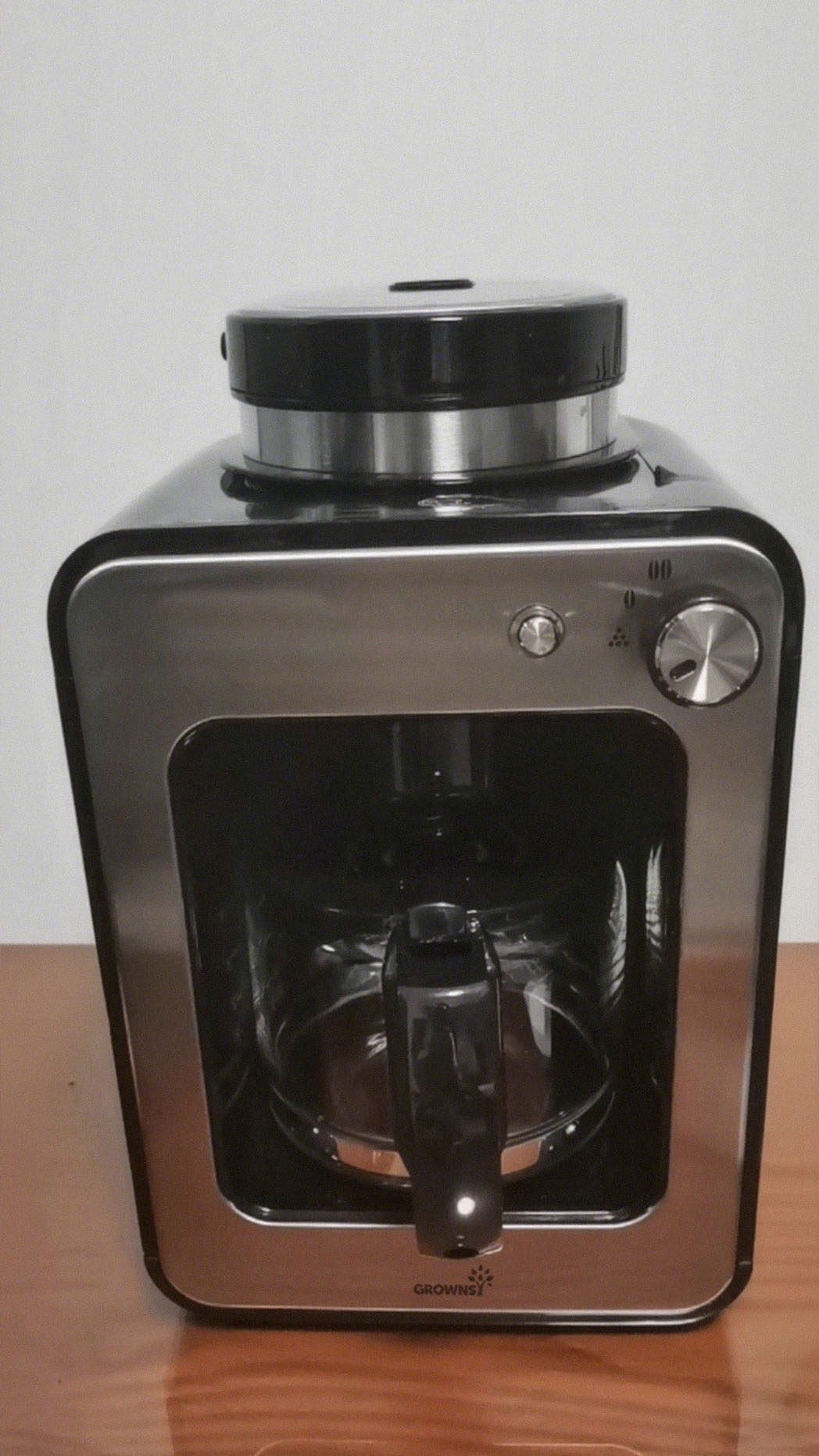GROWNSY automatic coffee machine in stainless steel and black, featuring a glass carafe and programmable brewing settings.